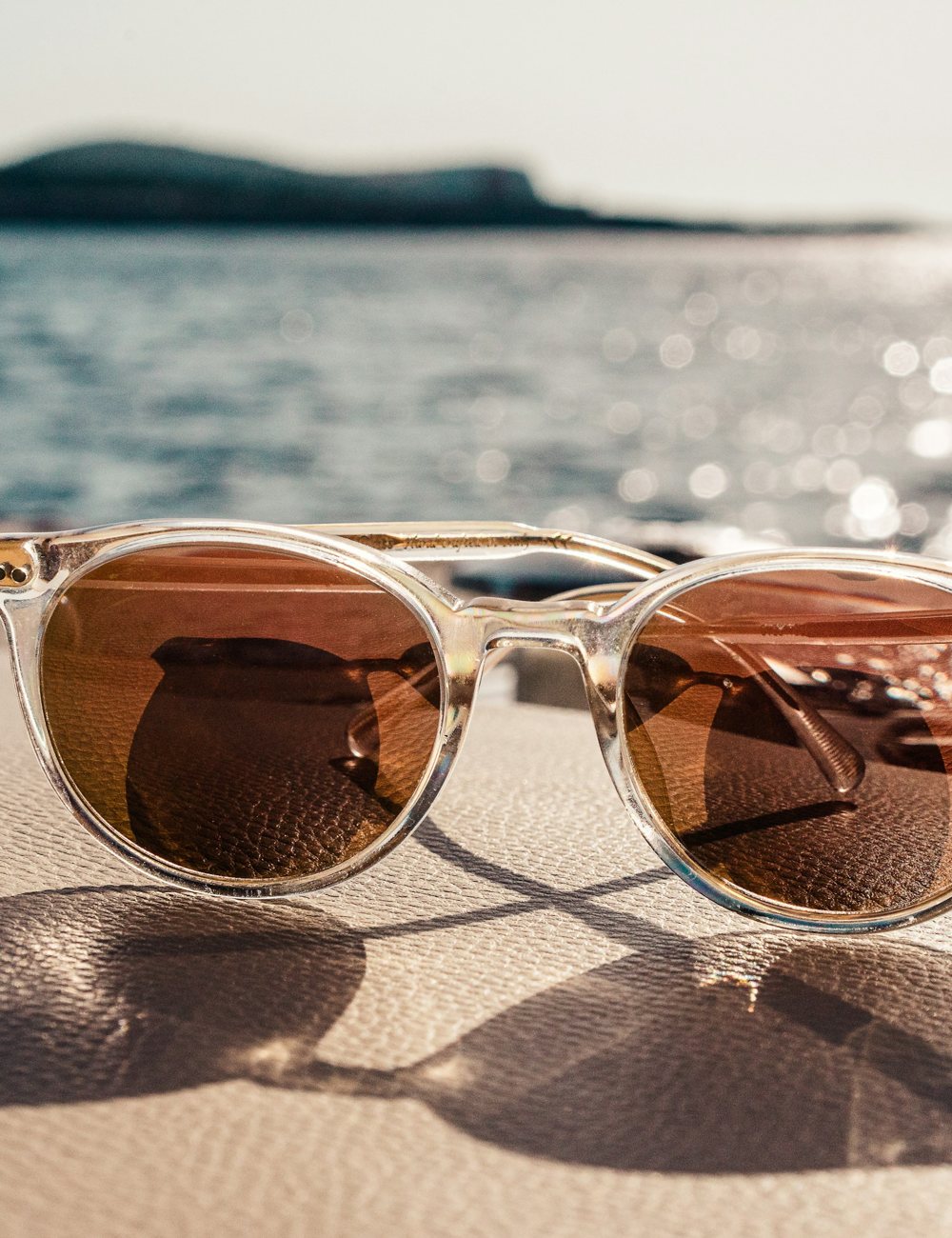 Light metal sunglasses